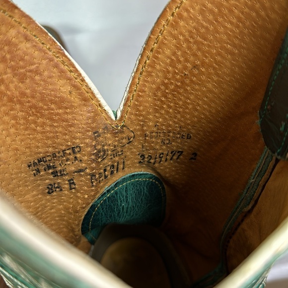 Justin boots SIZE 8 1/2 B - Picture 14 of 17